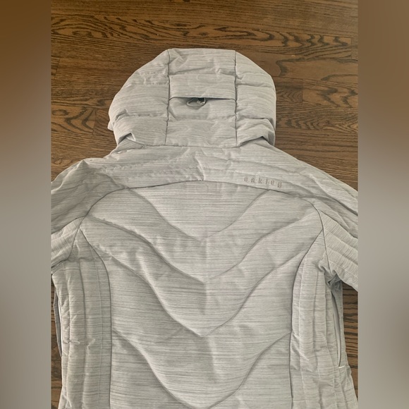 New Vintage Oakley Ski Jacket! Only worn maybe 3 times. - Picture 11 of 14